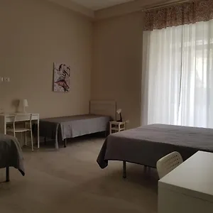 Bed & Breakfast La Sapienza, Naples