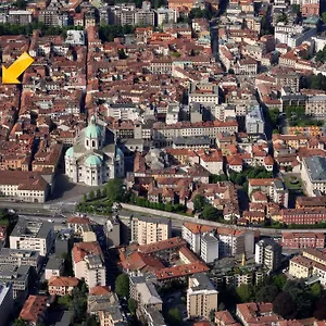 Ancient Courtyard Bonanomi In Historic Centre Apartment Como