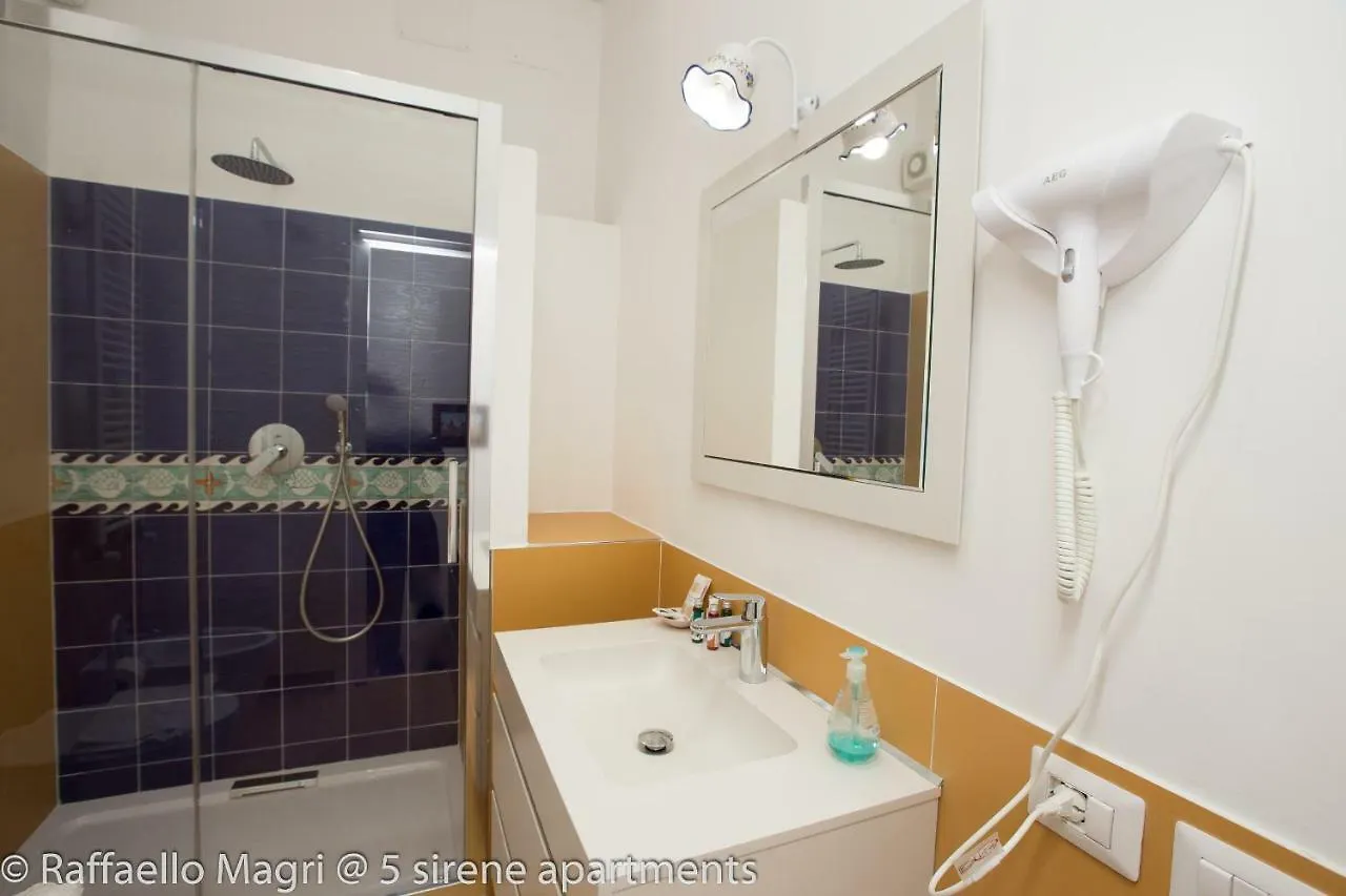5 Sirene Bed & Breakfast Naples 3*,
