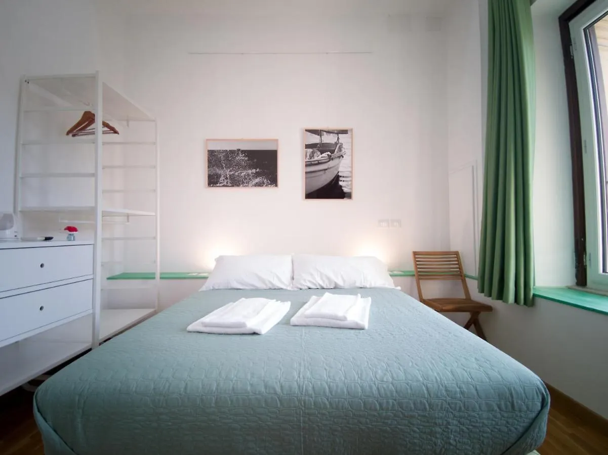 5 Sirene Bed & Breakfast Naples Italy